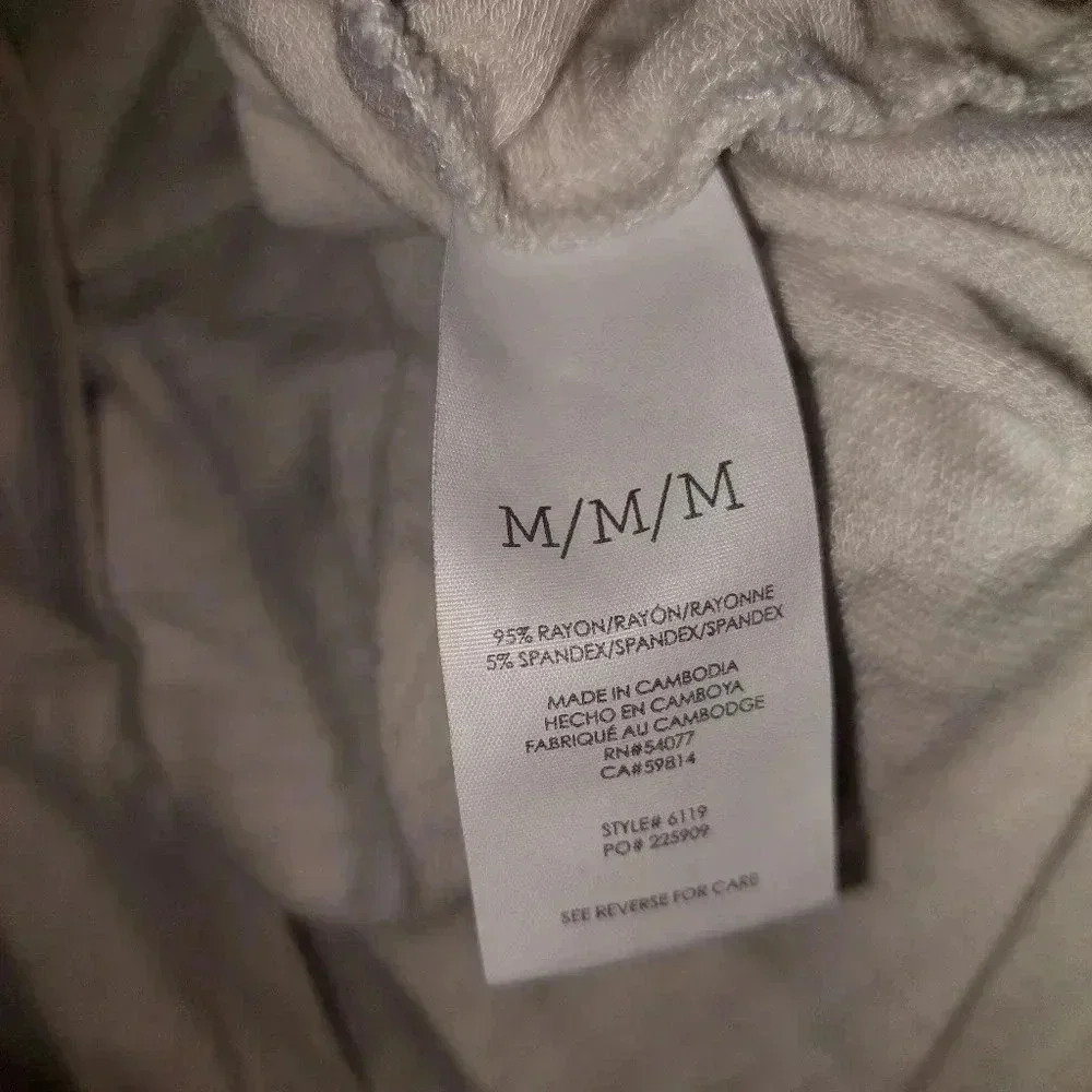 CAbi Snap Shoulder Sweatshirt Size Medium - Picture 6 of 6